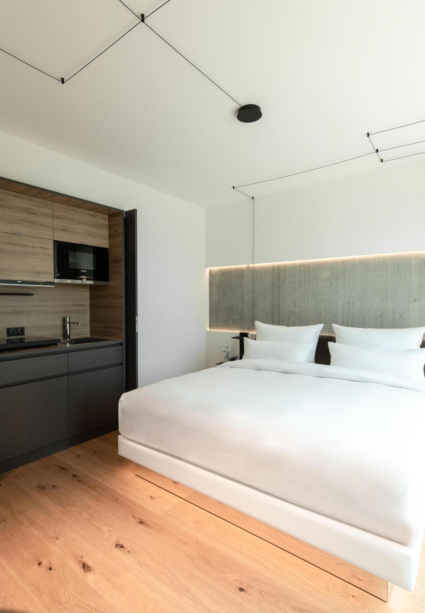 Kpm Hotel&residences Hotel